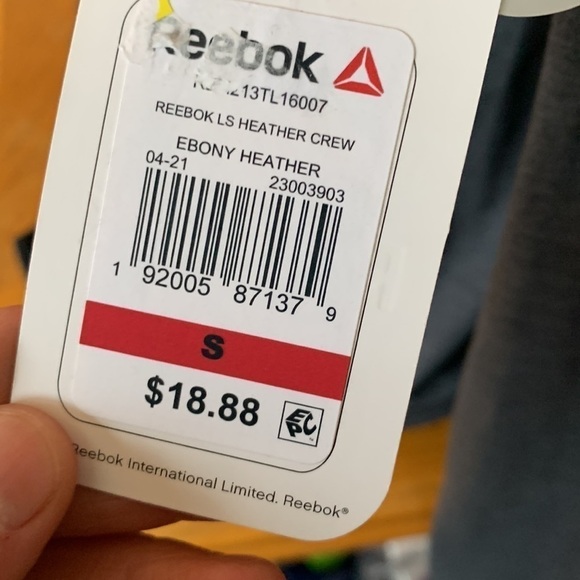 NWT Reebok long sleeve shirt - Picture 4 of 9